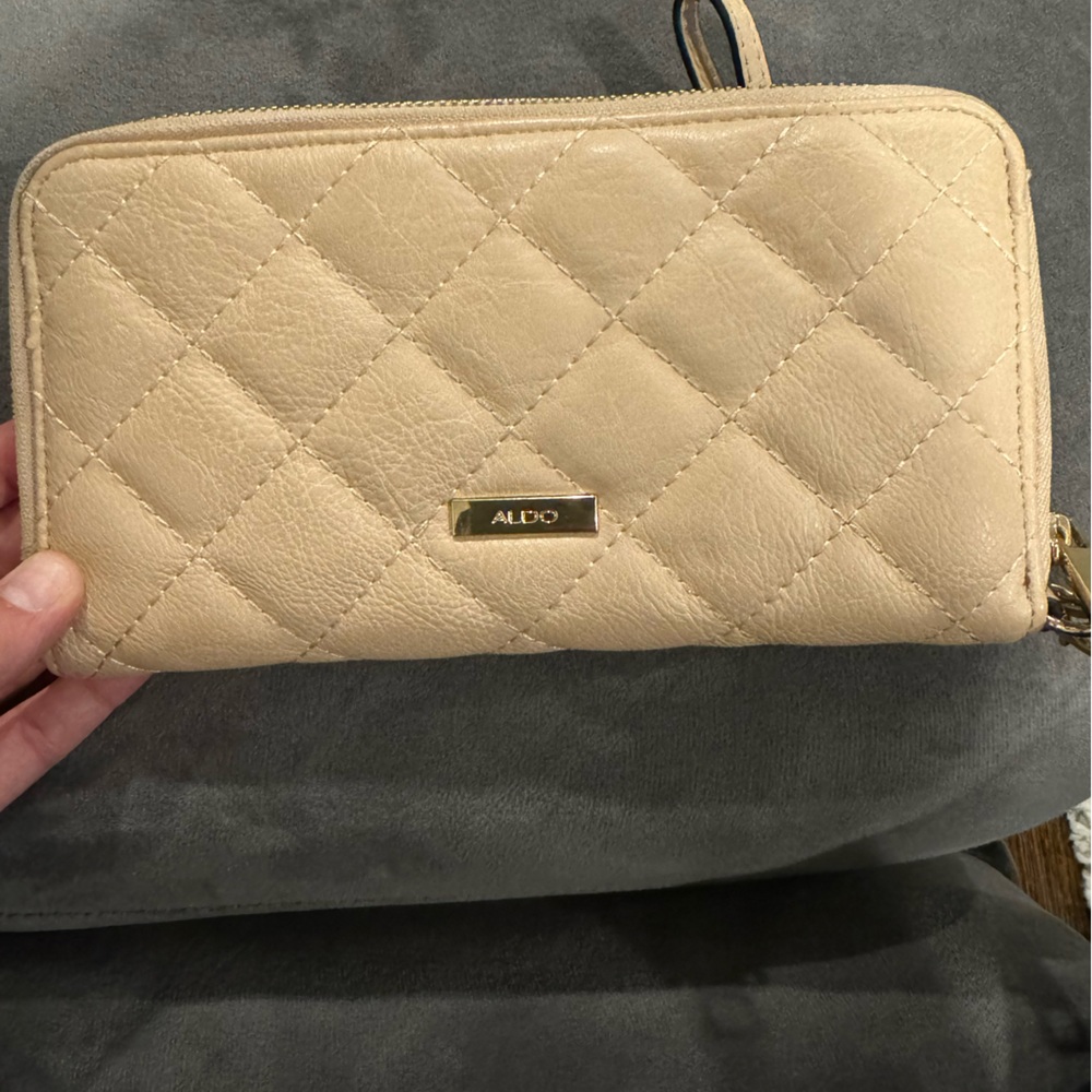 Crème Aldo wallet